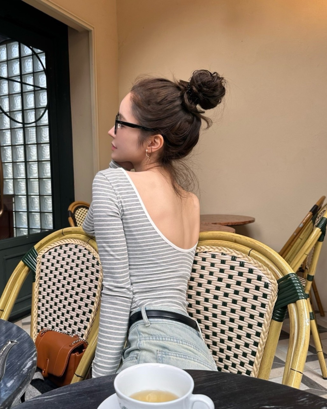 后开T恤（边框）