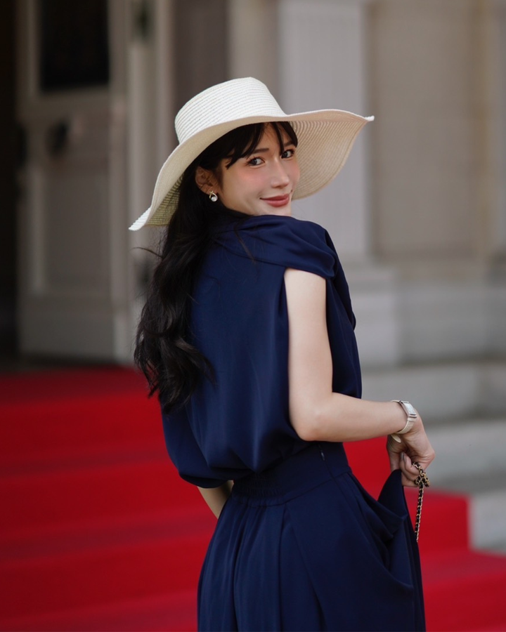 【即日発送】Matte satin blouse with stole