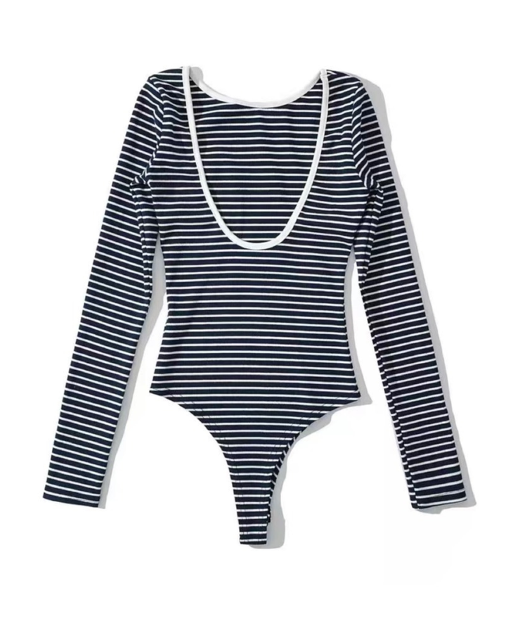 后开T恤（边框）