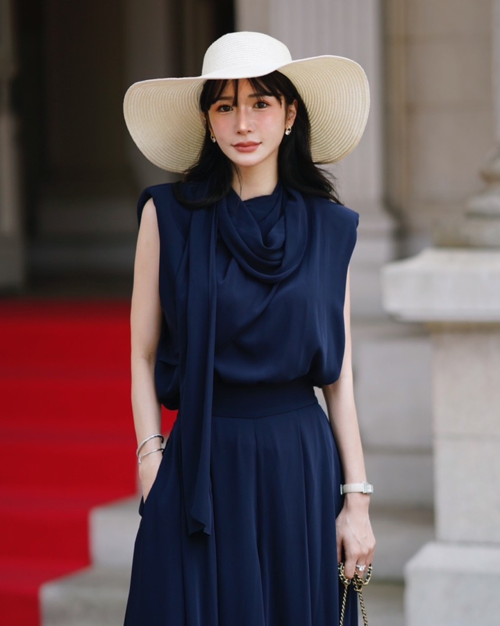 【即日発送】Matte satin blouse with stole