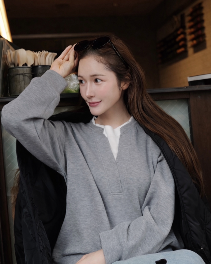 フレンチVスリットスウェット