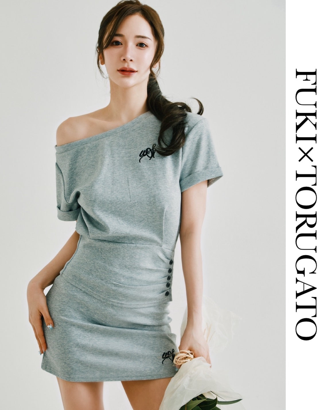 即日発送】オフショルダースウェットセットアップ – TORUGATO