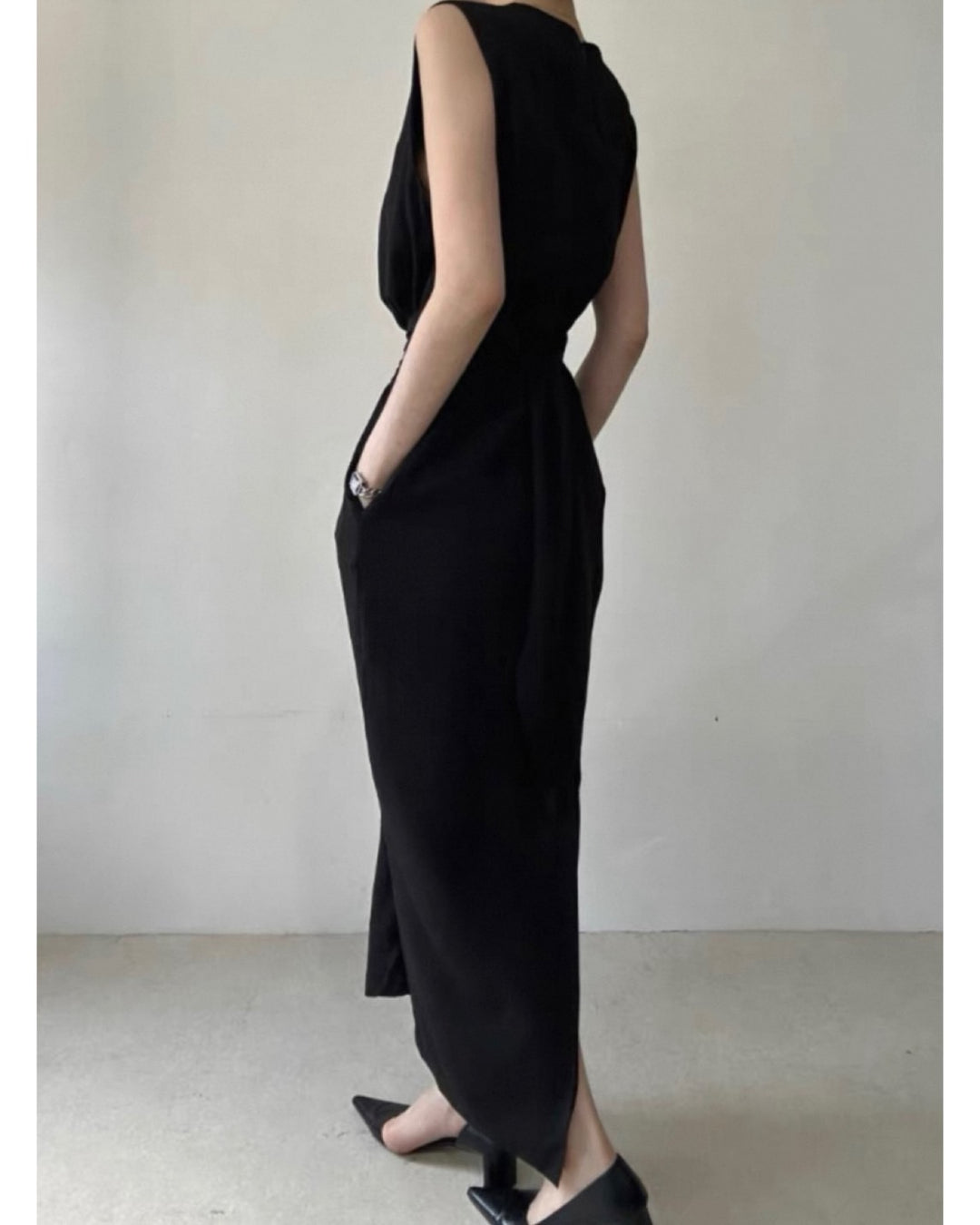 ウエストリボンノースリーブワンピース