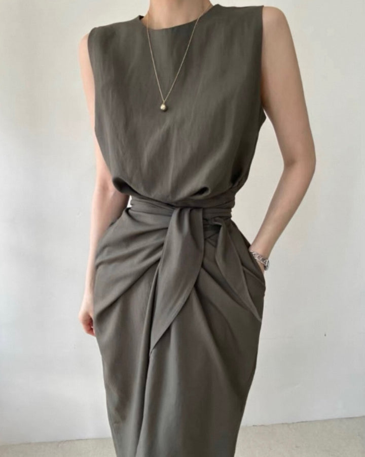 ウエストリボンノースリーブワンピース