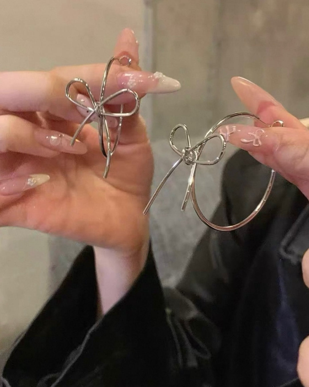 ワイヤーリボンフープピアス