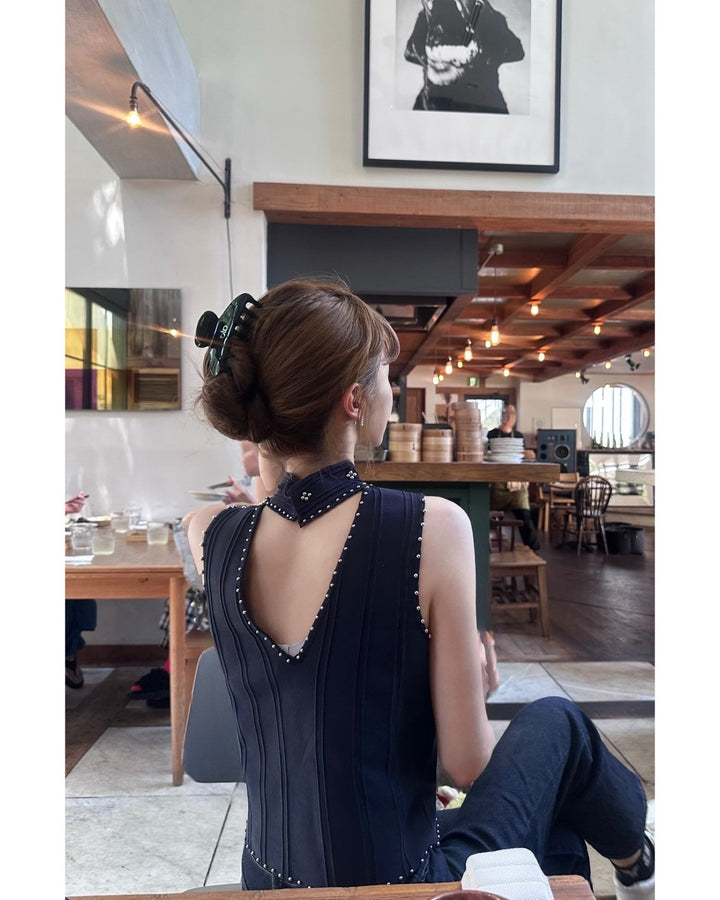 モチーフビジューノースリーブトップス