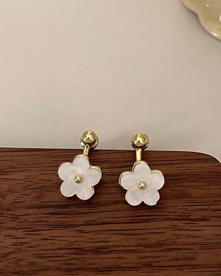 フラワードロップピアス