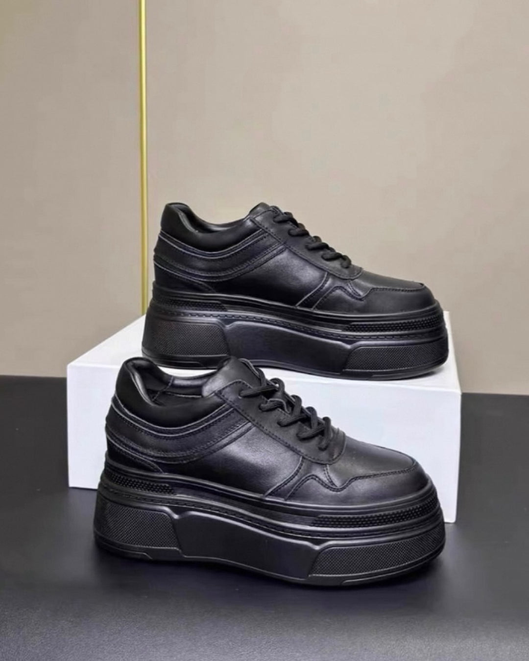 スタイルアップ厚底スニーカー