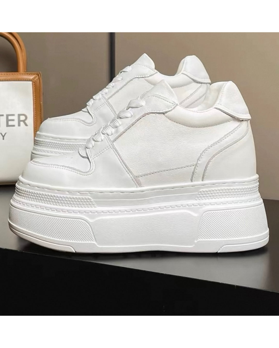 スタイルアップ厚底スニーカー