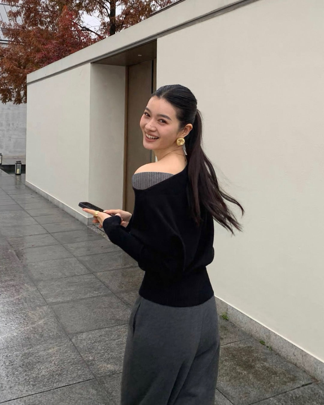 オフショルダーリブニットトップス