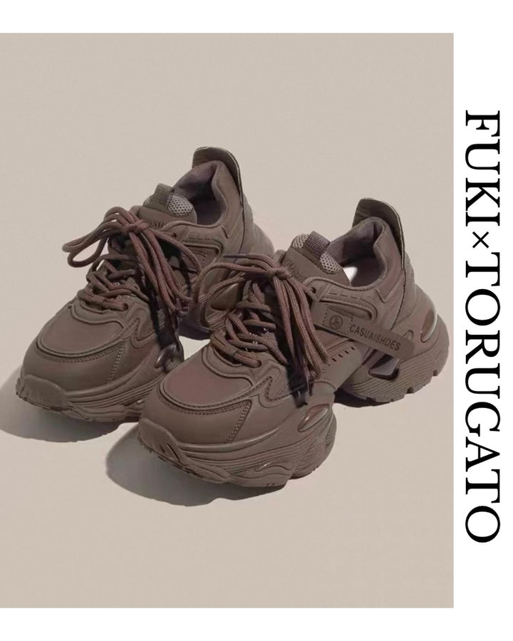 ハイテクダッド厚底スニーカー