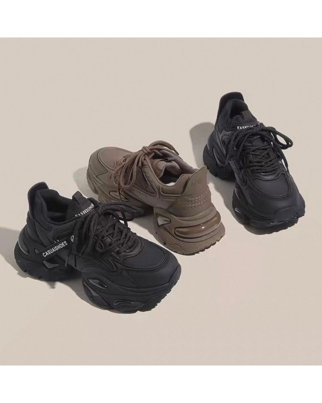 ハイテクダッド厚底スニーカー