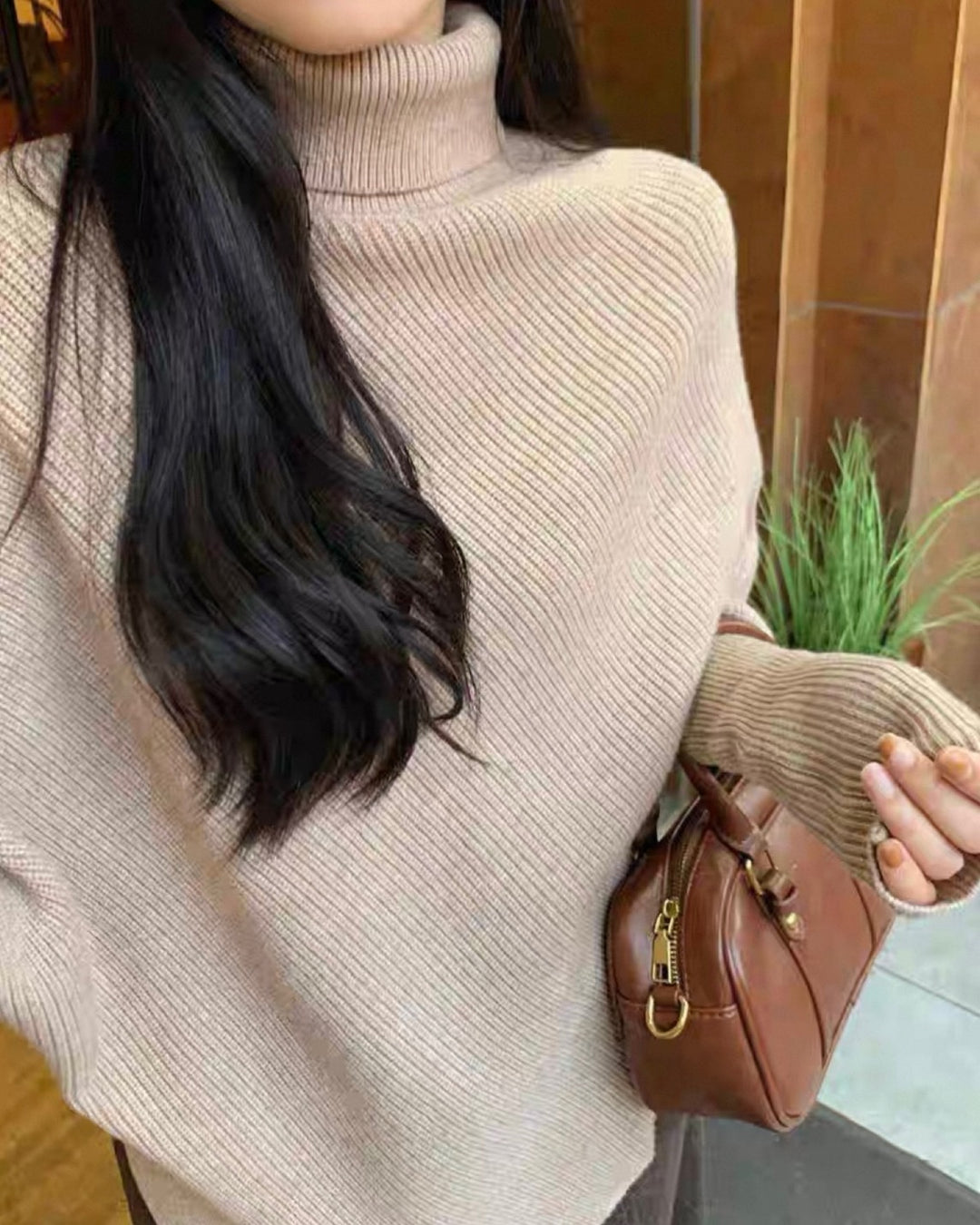 【ホワイト即日発送】アシンメトリードレーピーニット