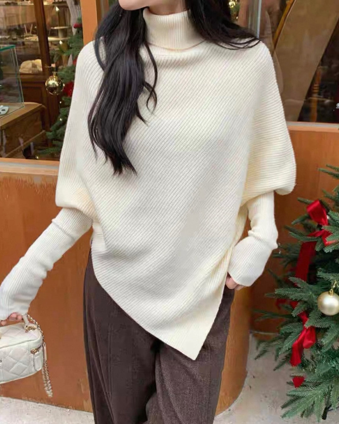 【ホワイト即日発送】アシンメトリードレーピーニット