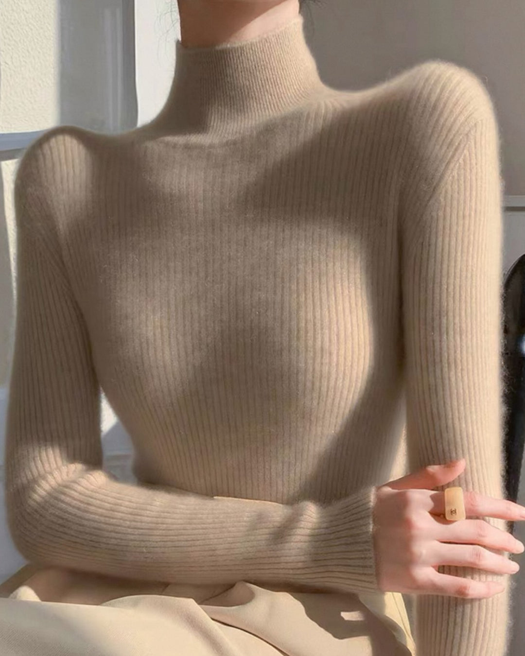 モヘアライクタートルニット