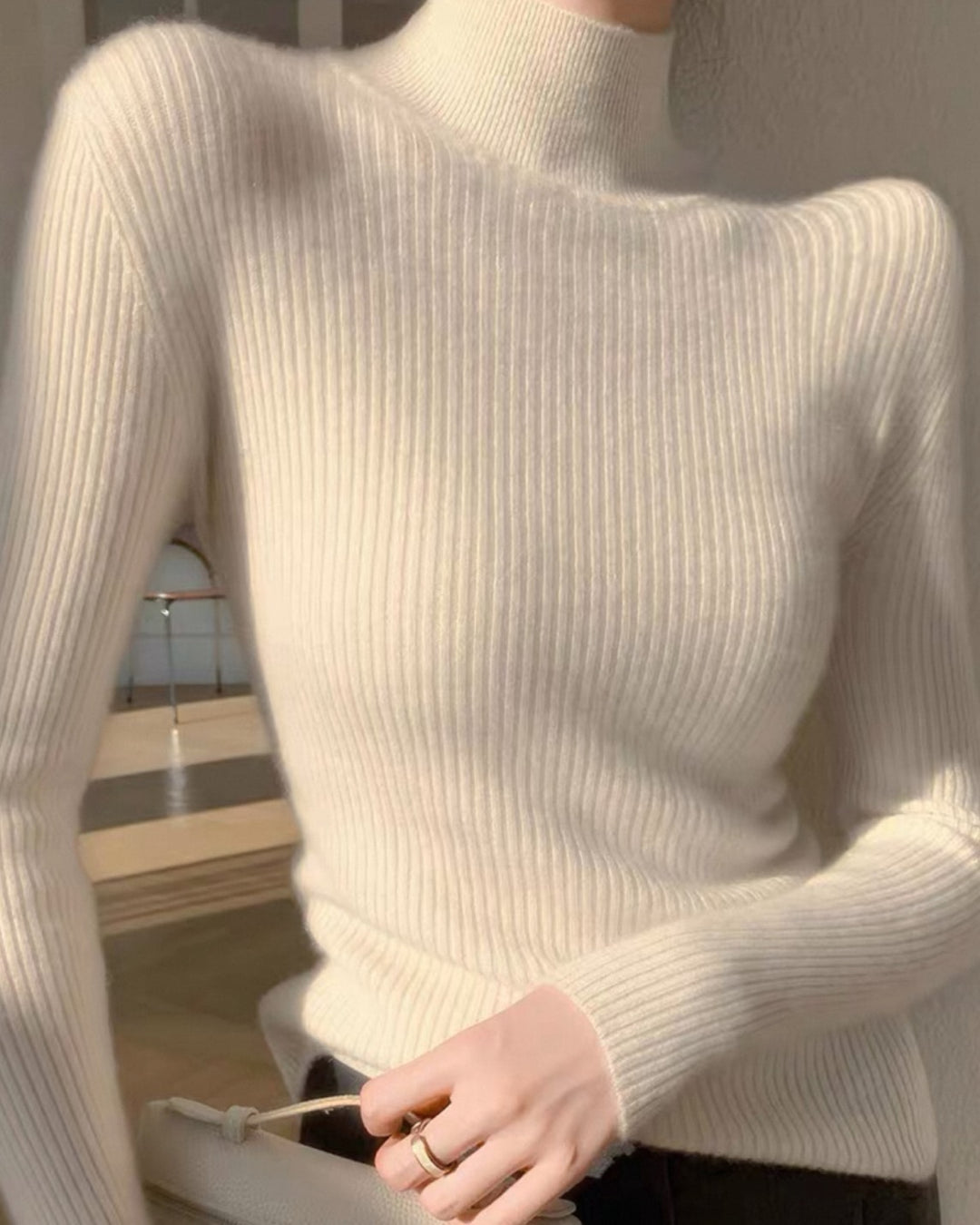 モヘアライクタートルニット