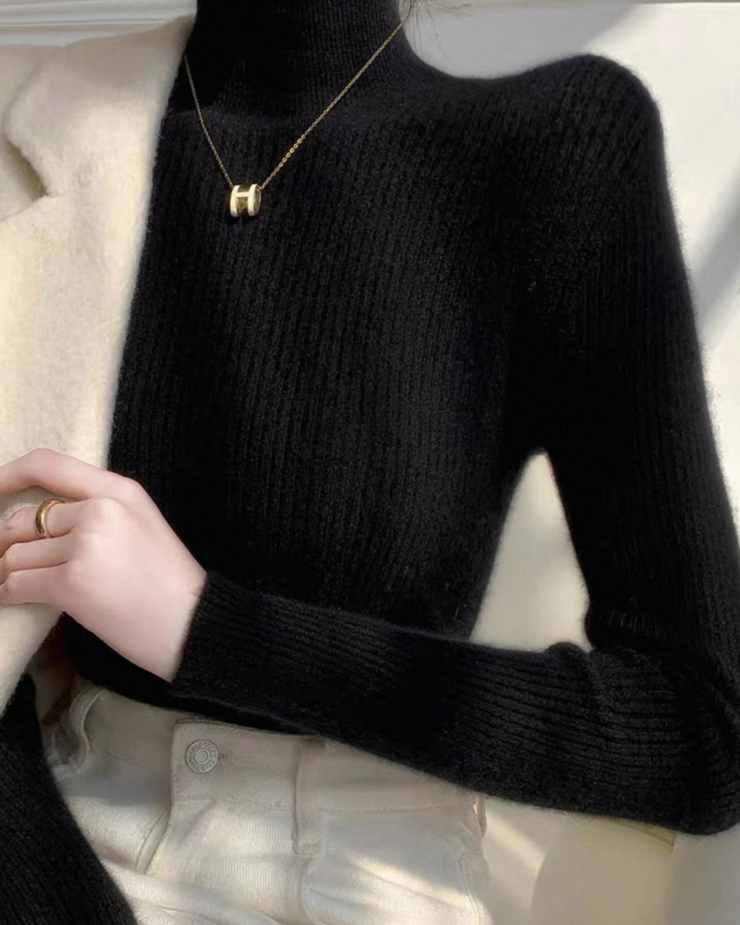 モヘアライクタートルニット