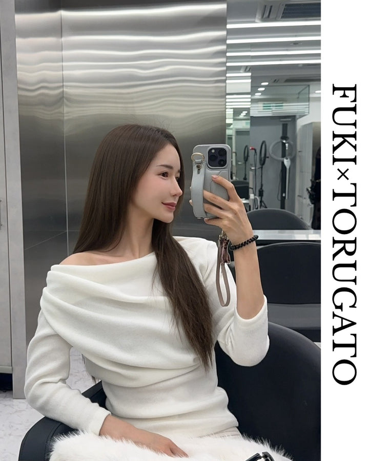 ドレープショルダーニットトップス