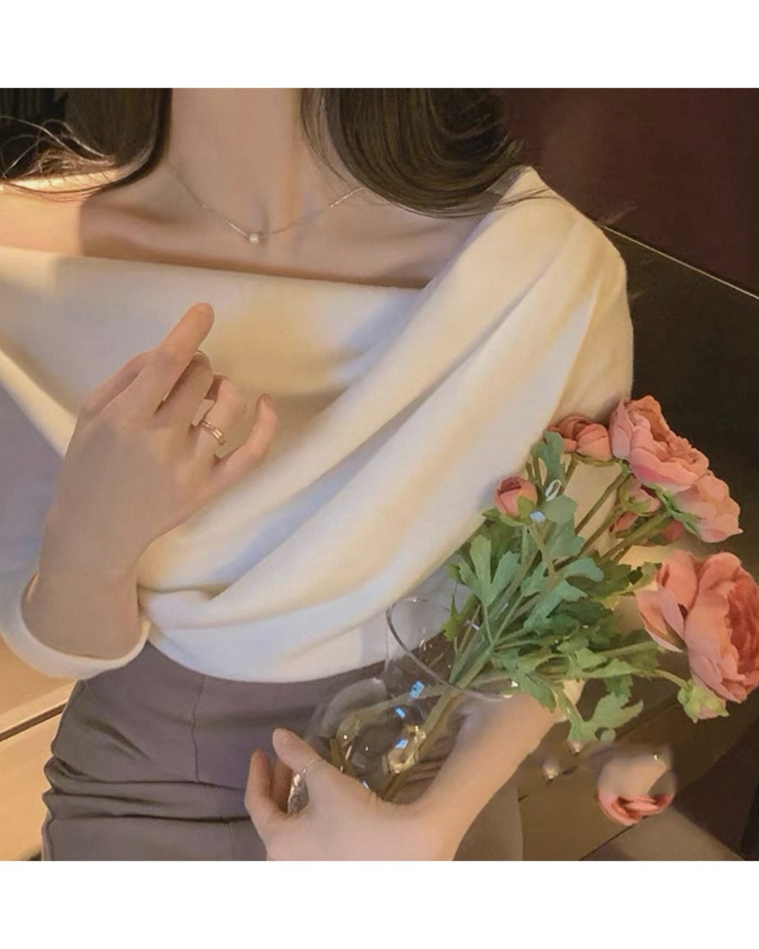 ドレープショルダーニットトップス