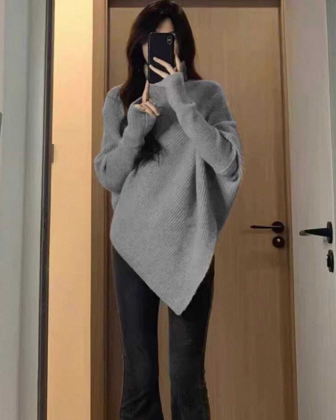 アシンメトリードレーピーニット