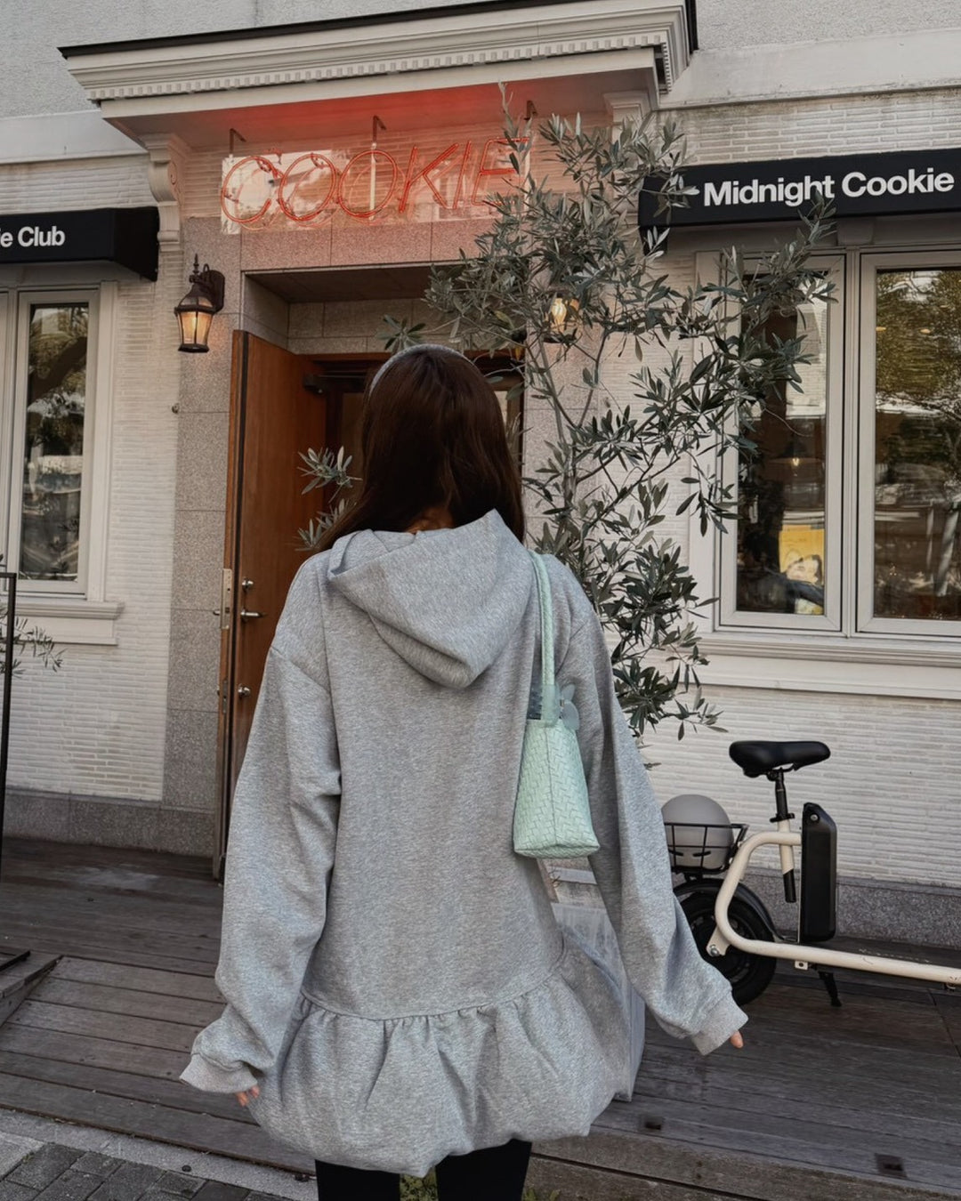 バルーンヘムフーディワンピース