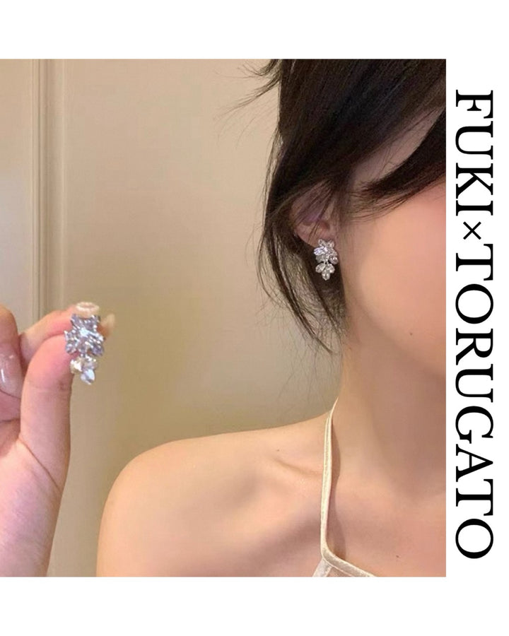 フルールビジューピアス