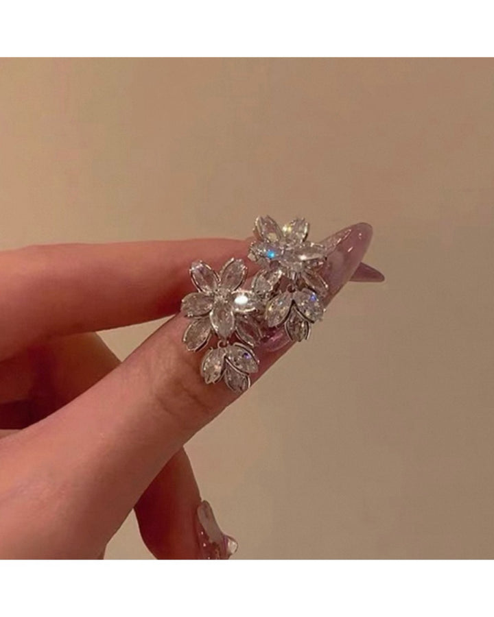 フルールビジューピアス