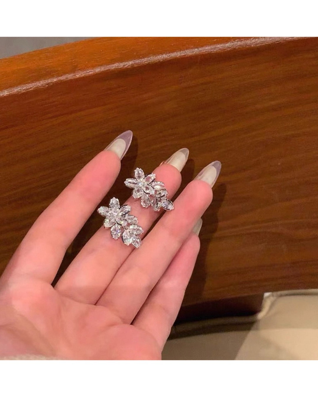 フルールビジューピアス