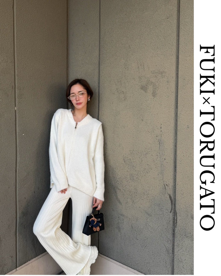 リブニットフレアパンツ