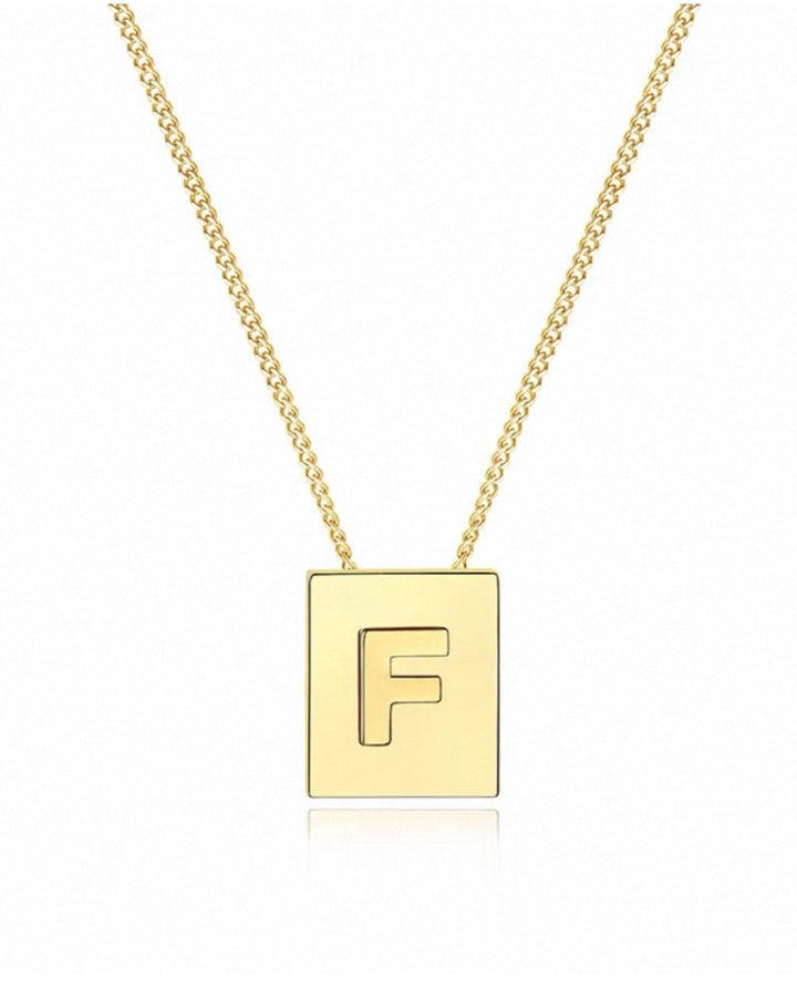 スクエアイニシャルネックレス