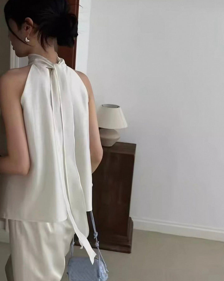 ホルターネックフレアブラウス