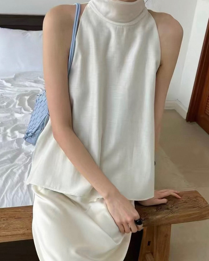 ホルターネックフレアブラウス