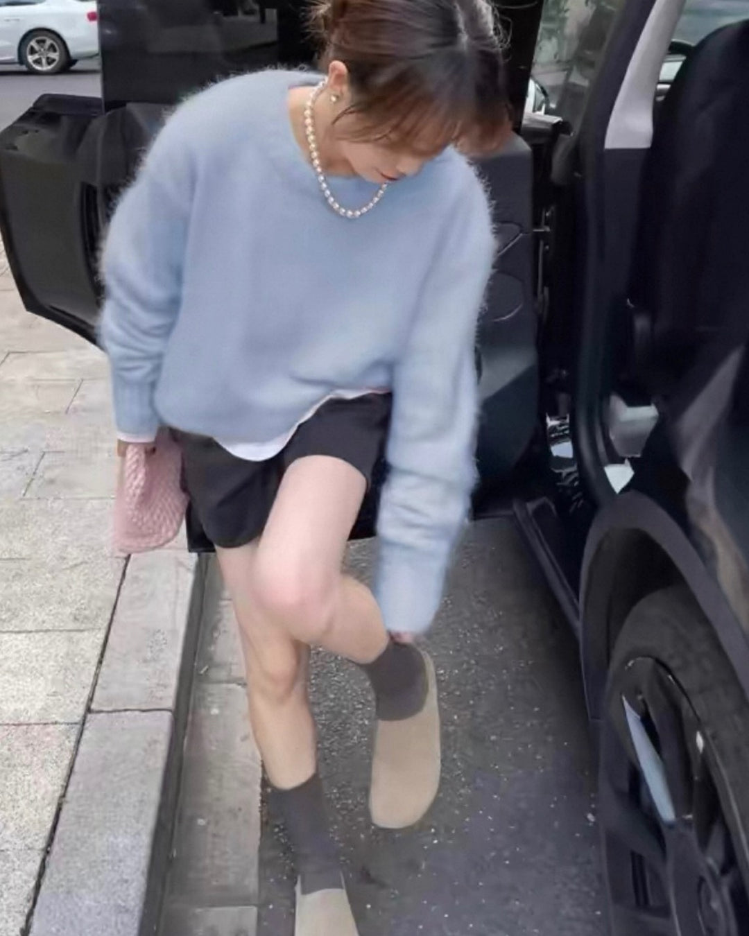エアリーシャギーニット