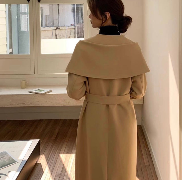 オフショルダートレンチコート