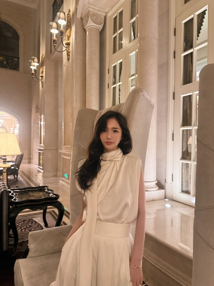 【3月末発送】Matte satin blouse with stole