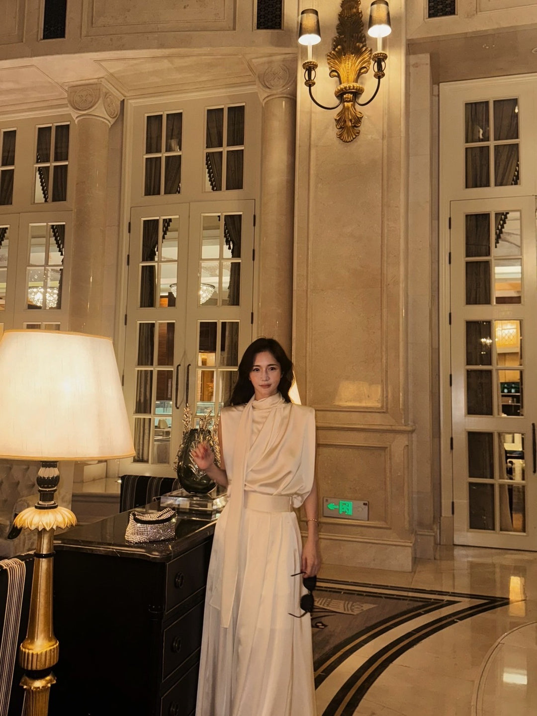 【3月末発送】Matte satin blouse with stole