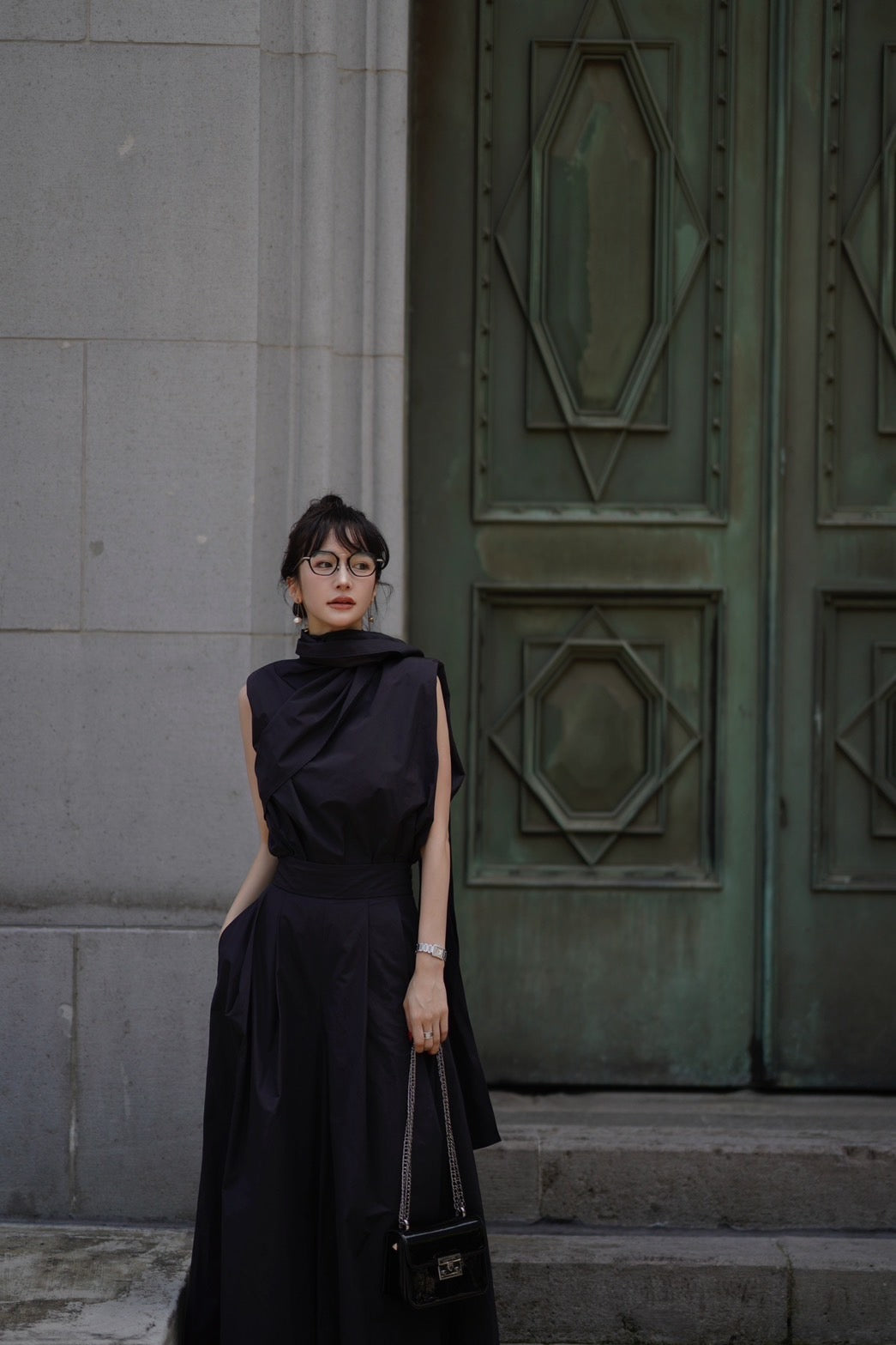 【3月末発送】Matte satin blouse with stole